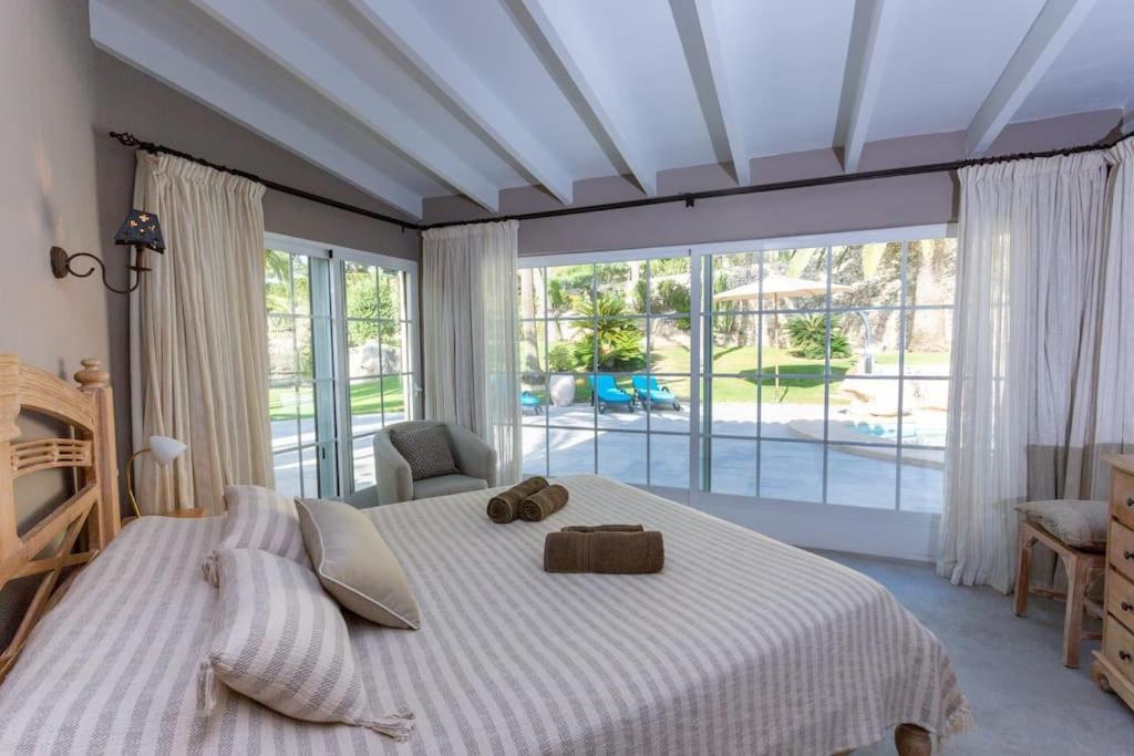 Villa Azzurra Home-charming Property- For 6 Guests *