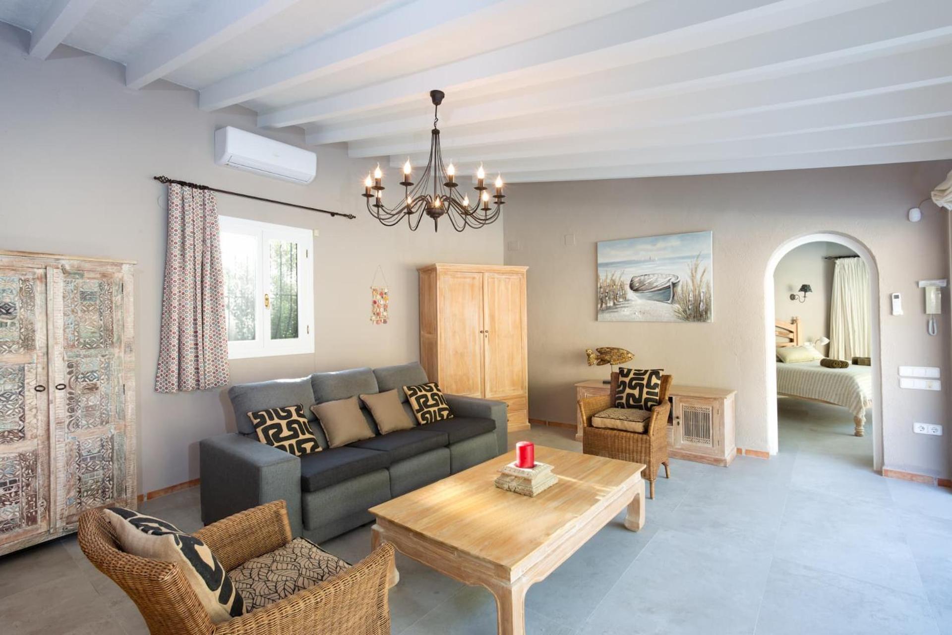 Azzurra Home-charming Property- For 6 Guests Willa Benissa