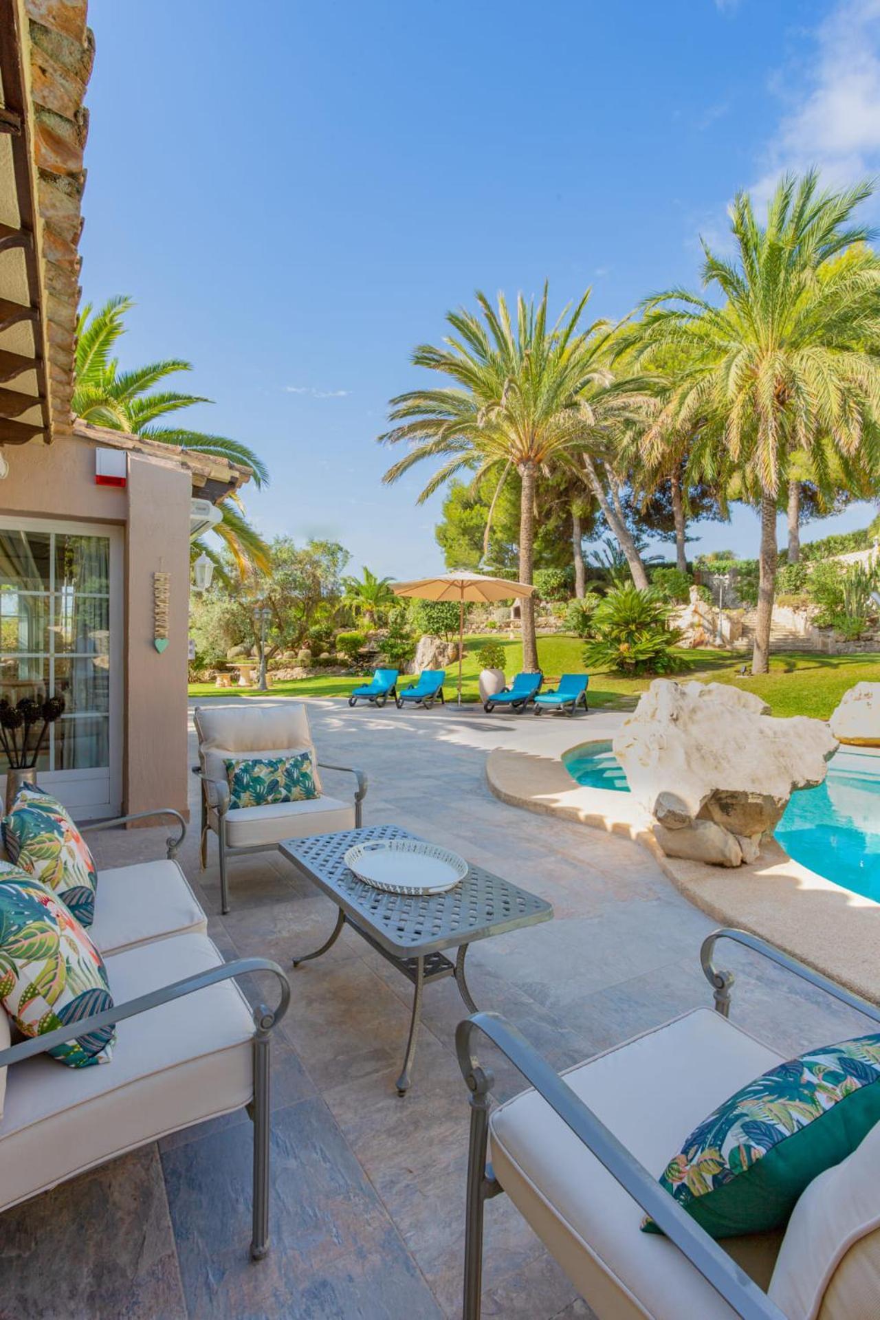 Azzurra Home-charming Property- For 6 Guests Willa